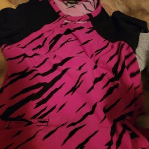 Scrub top size Large